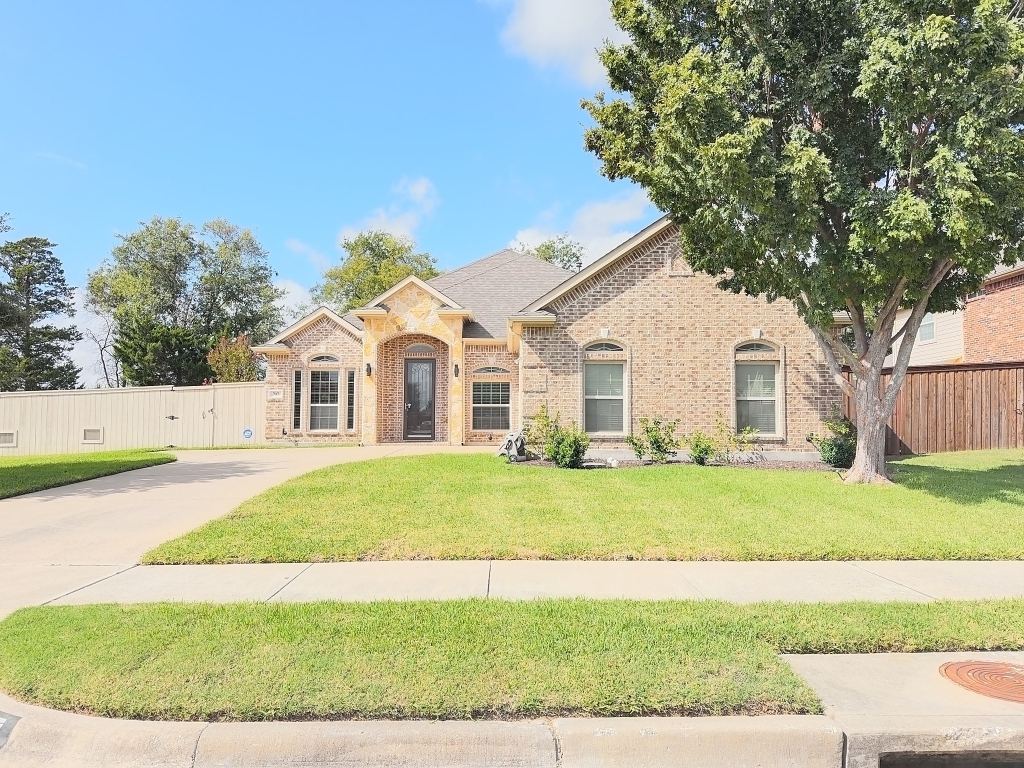 717 Keswick Drive, DeSoto, TX 75115 — photo 1