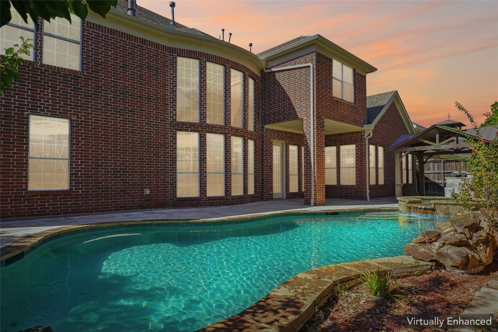 1112 Avondale Drive