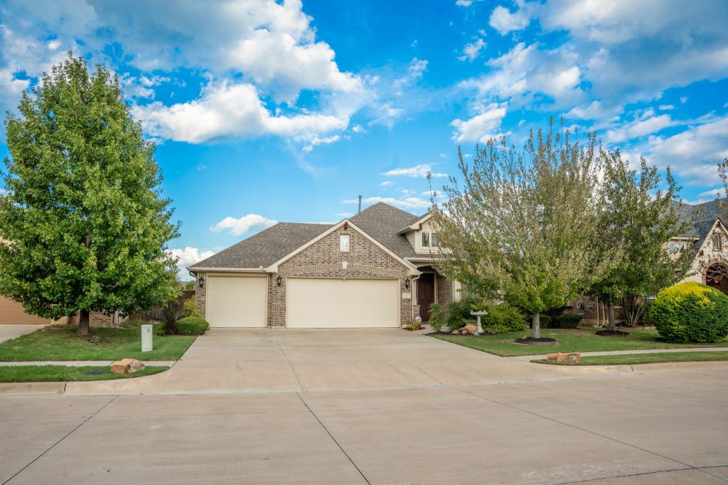 1317 Monticello Drive, Burleson, TX 76028 — photo 1