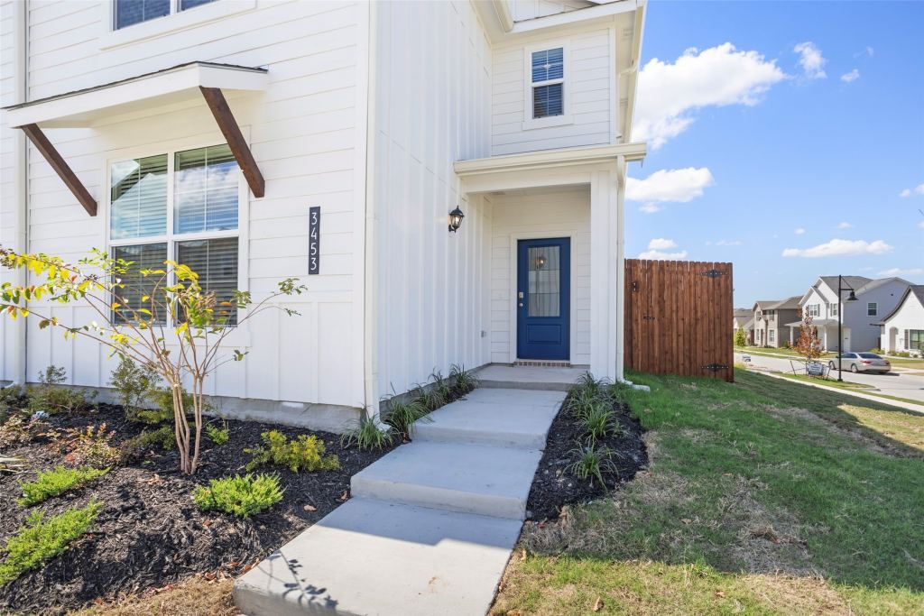 3453 Lake District Lane, Fort Worth, TX 76135 — photo 1