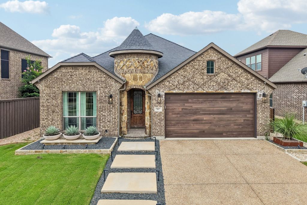 787 Deverson Drive