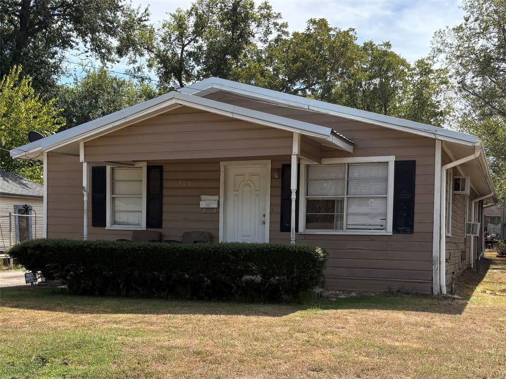 416 Ross Street E, Sulphur Springs, TX 75482 — photo 1