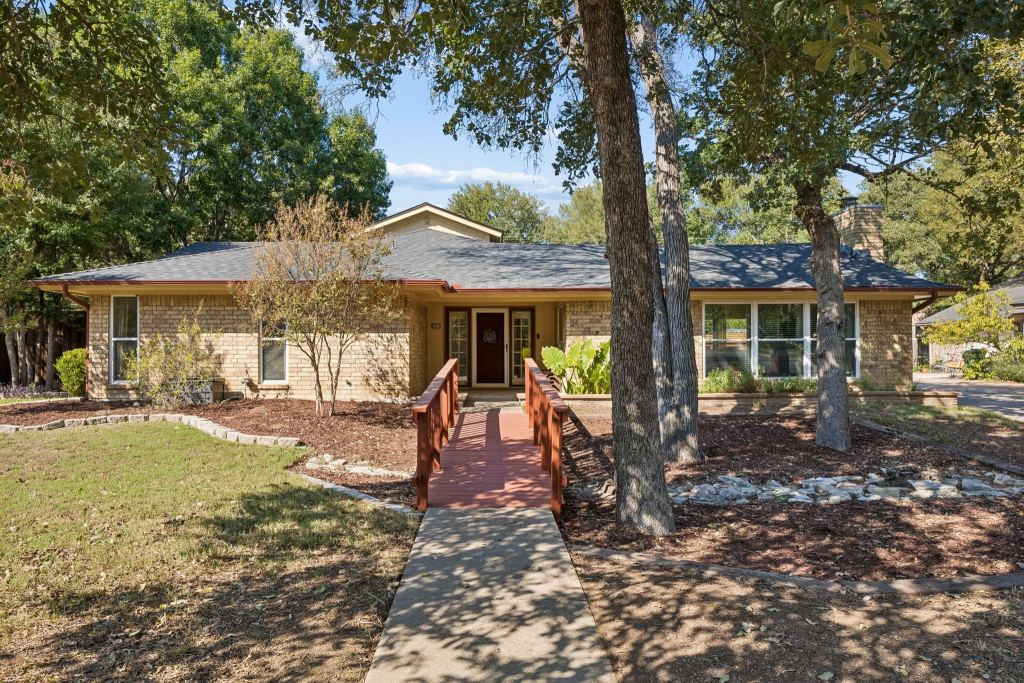 1501 Schumac Lane