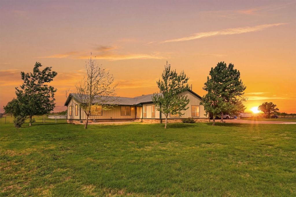 10208 County Road 418