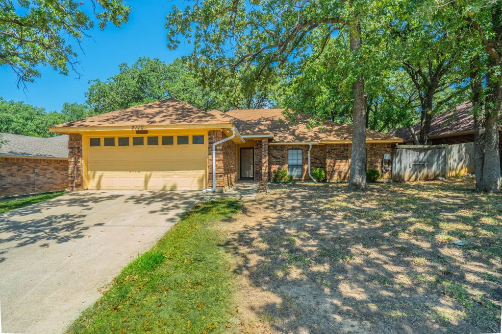 2119 Turf Club Drive, Arlington, TX 76017 — photo 1