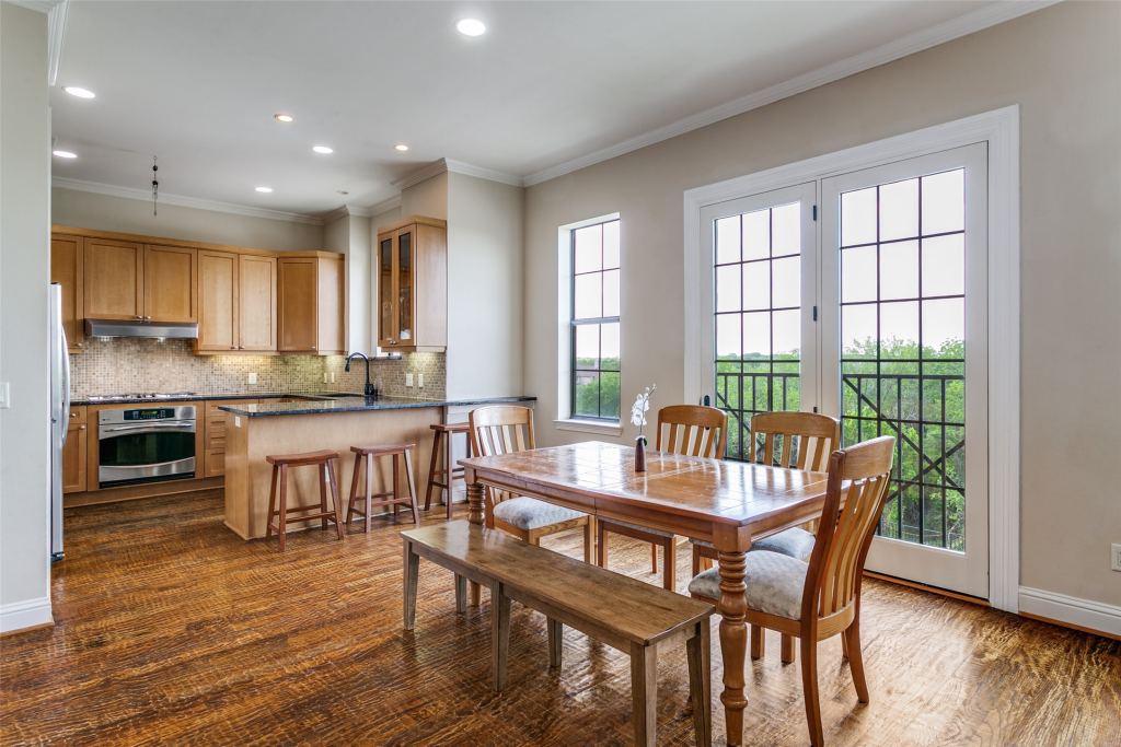 1132 Hemingway Lane, Irving, TX 75063 — photo 1