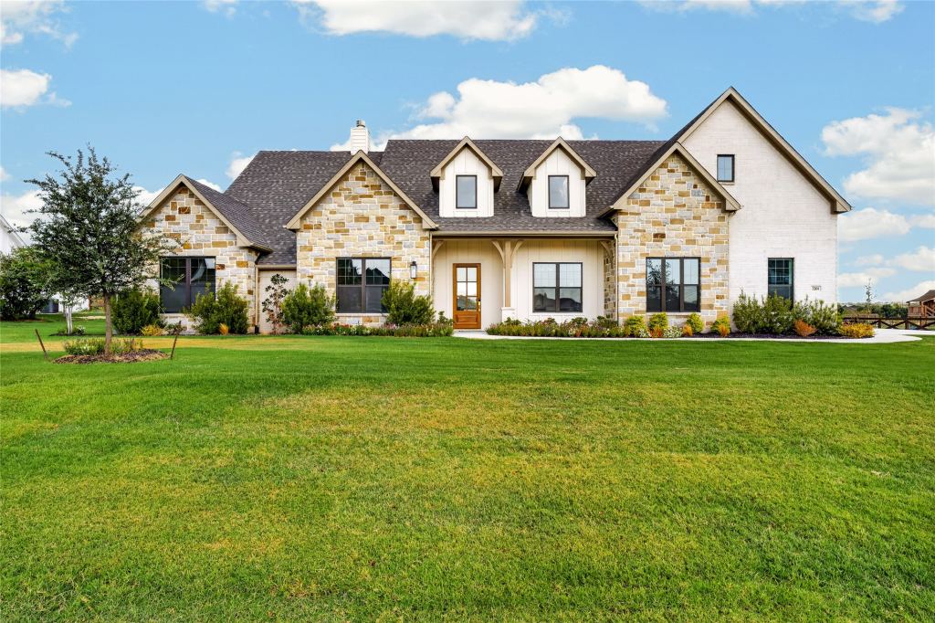 3201 Dakota Drive
