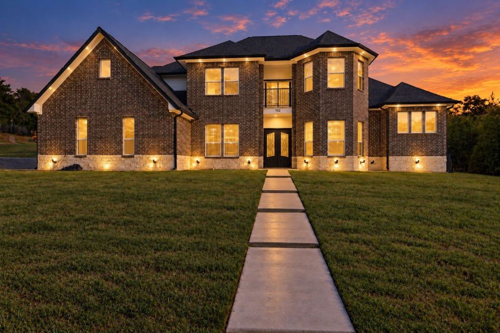 702 Linkcrest Drive