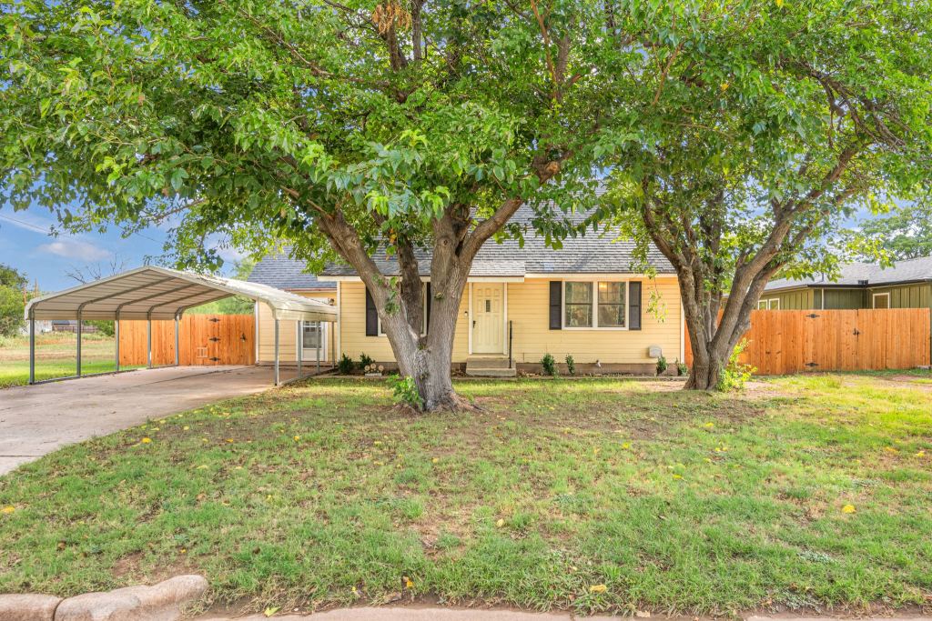 1341 Lakeside Drive