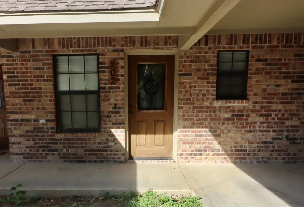 663 W Tarleton Street 202, Stephenville, TX 76401 — photo 1