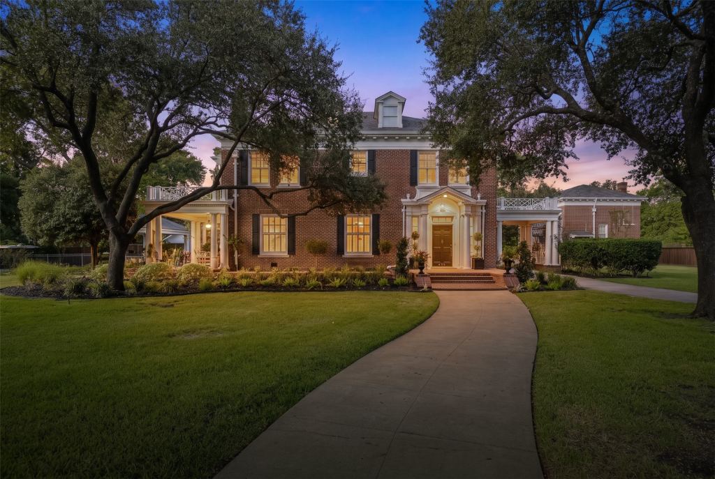 201 Overhill Drive, Waxahachie, TX 75165 — photo 1