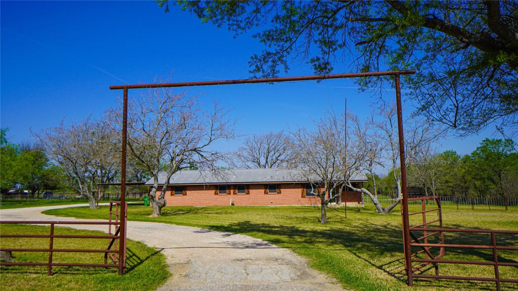 19761 N State Highway 34, Terrell, TX 75161 — photo 1