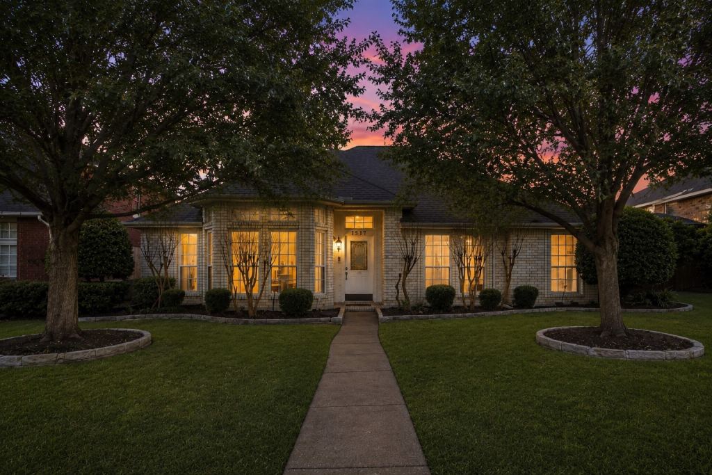 1517 Palisades Drive, Carrollton, TX 75007 — photo 1