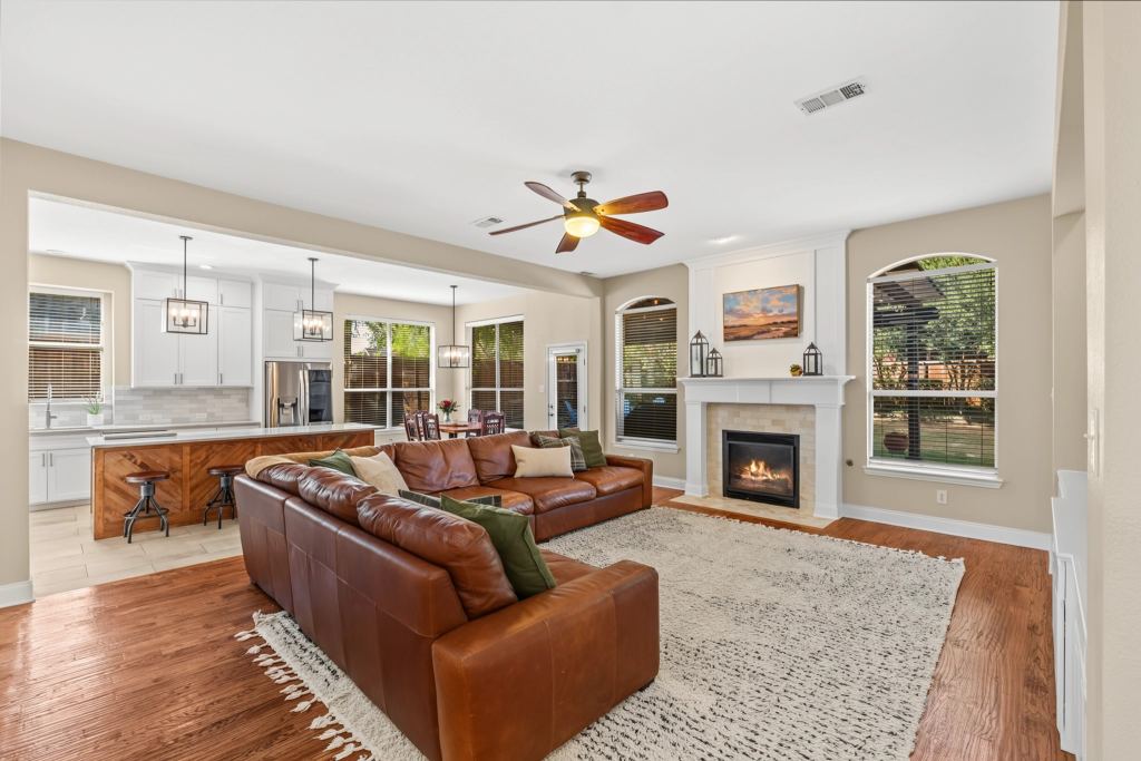 1620 McGreg Lane, Carrollton, TX 75010 — photo 1