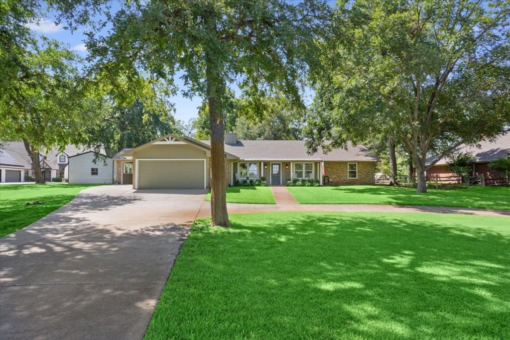 172 Brazos Point Drive, Waco, TX 76705 — photo 1