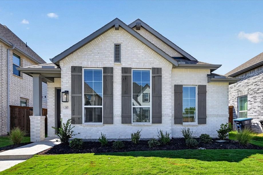 1653 Cornwall Avenue, Fort Worth, TX 76052 — photo 1