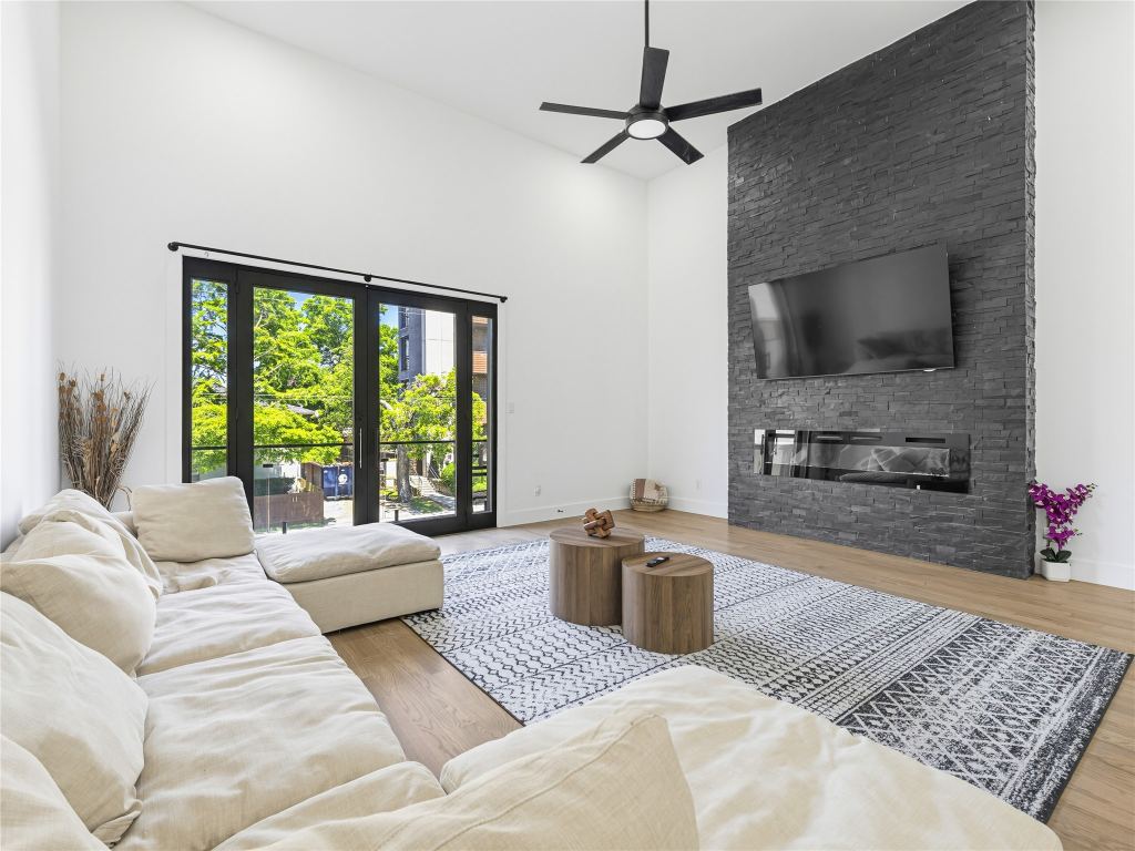 1521 N Haskell Avenue, Dallas, TX 75204 — photo 1