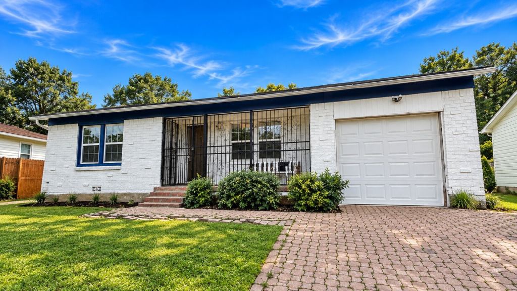 4244 Carol Avenue, Fort Worth, TX 76105 — photo 1