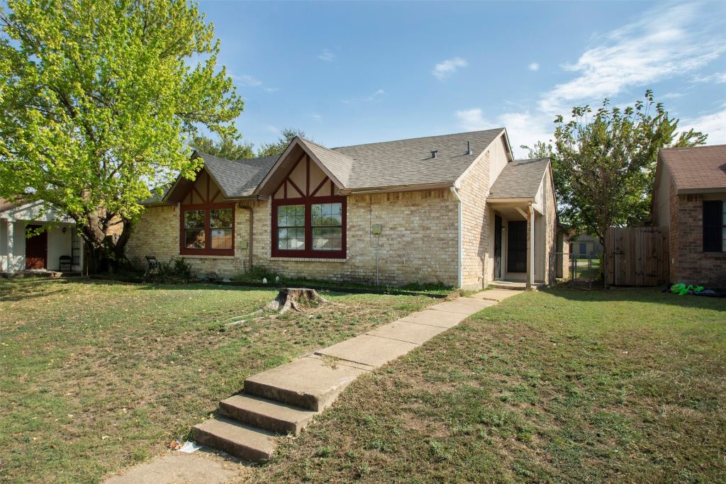 7062 Pineberry Road, Dallas, TX 75249 — photo 1