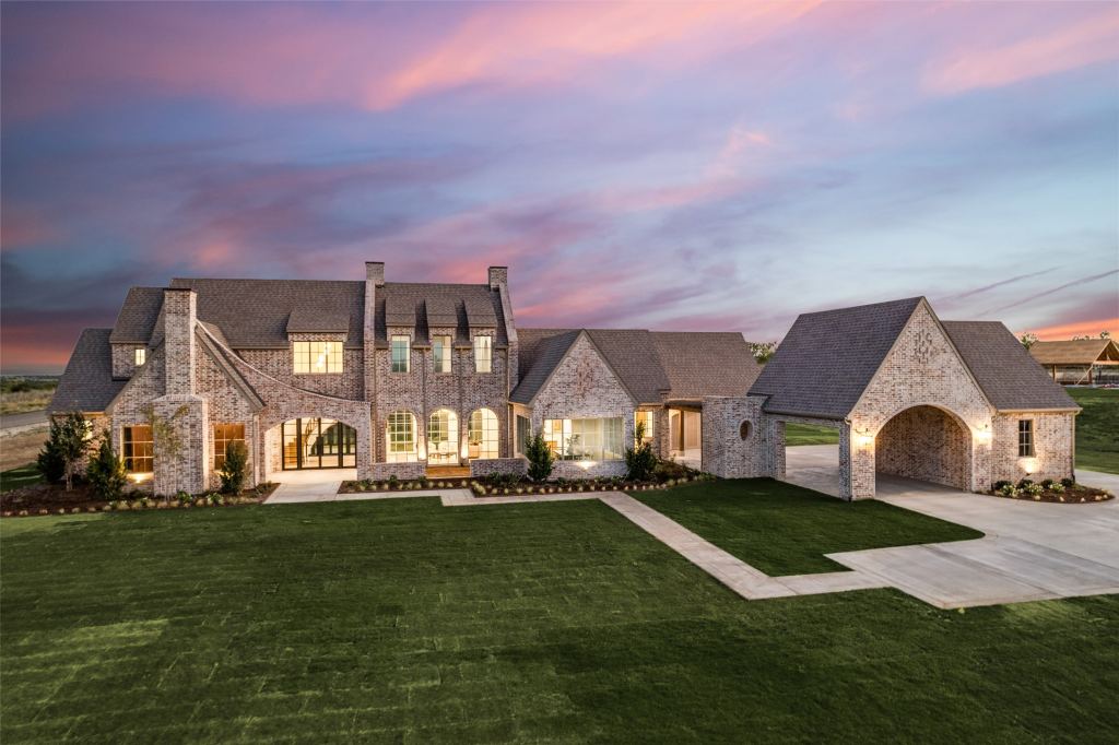 994 San Jacinto Drive