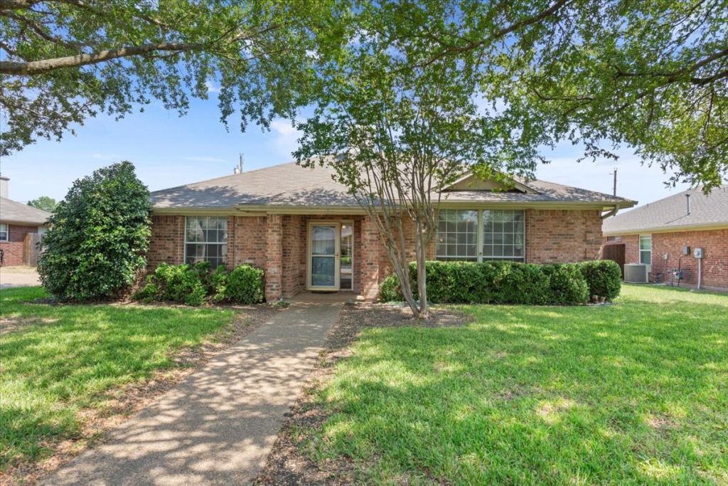 1414 Chapel Hill Drive, Waco, TX 76712 — photo 1
