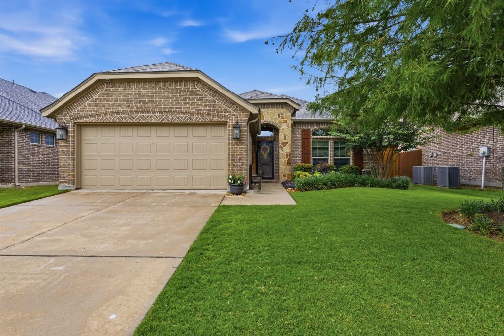 712 Mist Flower Drive, Little Elm, TX 75068 — photo 1
