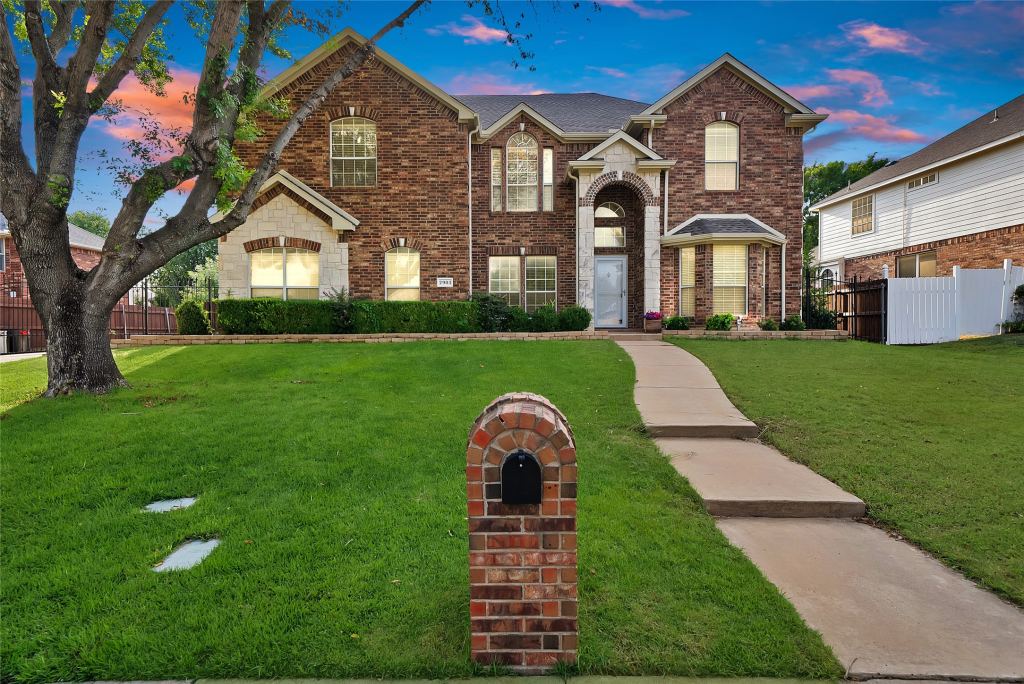 2903 Rocky Creek Drive, Mansfield, TX 76063 — photo 1