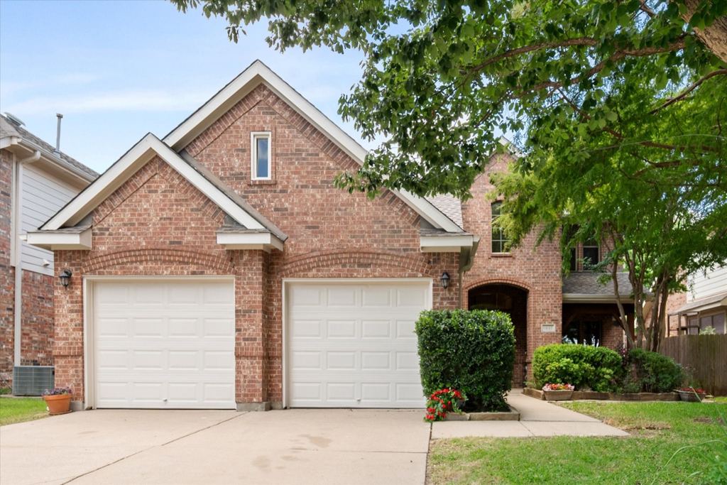 6945 Shoreview Drive, Grand Prairie, TX 75054 — photo 1