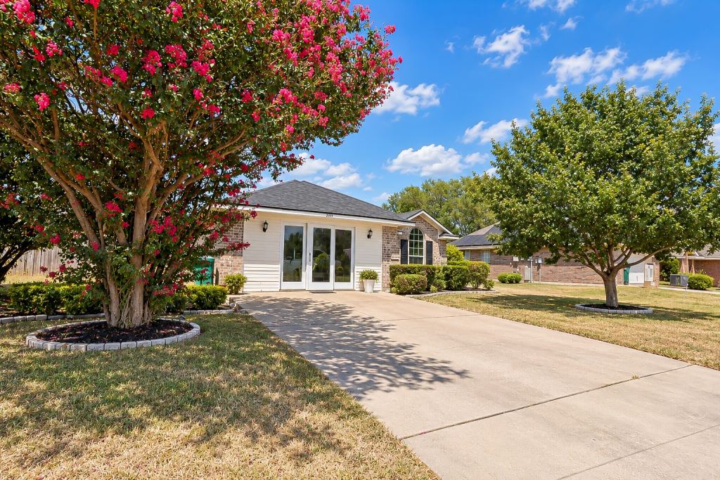 203 Knight Lane, Waco, TX 76705 — photo 1