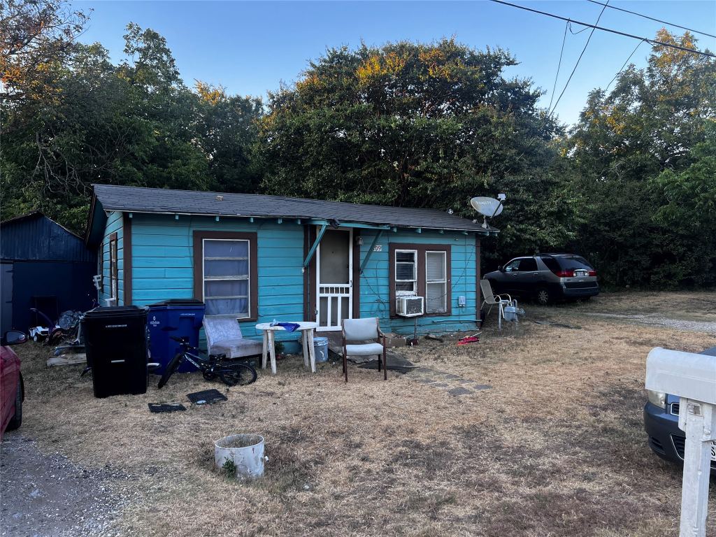 109 E Indiana Avenue, Midlothian, TX 76065 — photo 1
