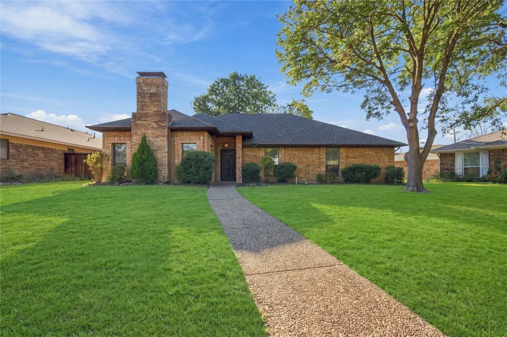 702 Mount Vernon Drive, Richardson, TX 75081 — photo 1
