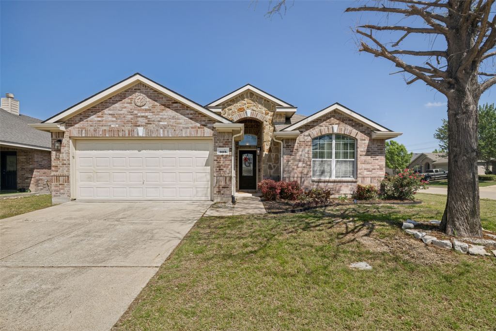 908 Johnson City Avenue, Forney, TX 75126 — photo 1