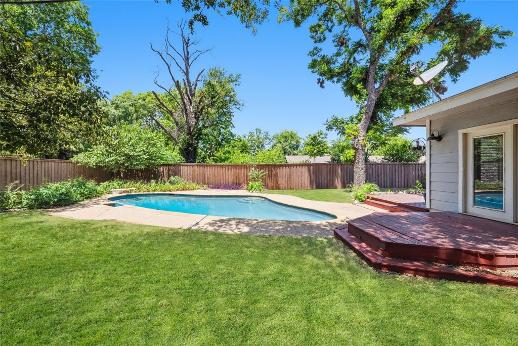 7362 Robinhood Lane