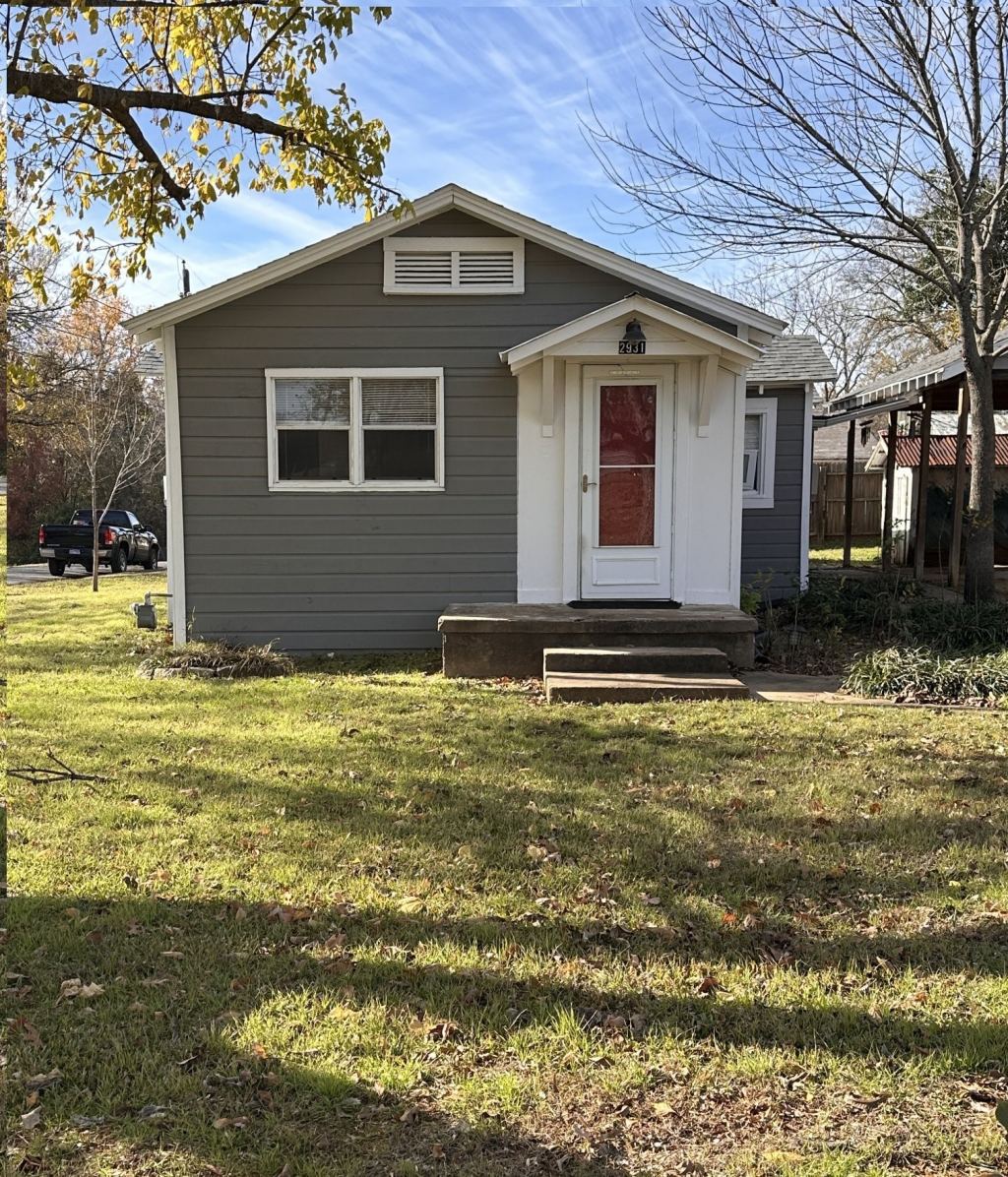 2931 S Barrett Avenue, Denison, TX 75020 — photo 1