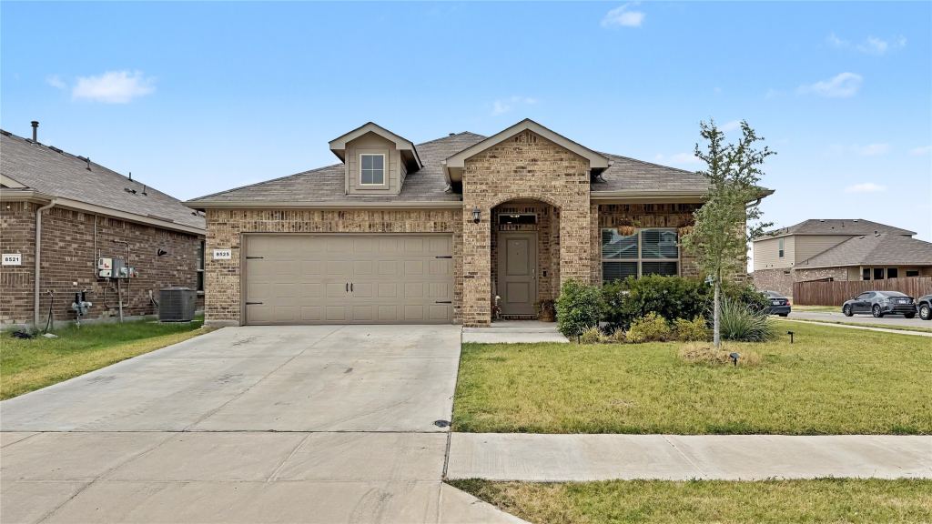 8525 Big Apple Drive, Fort Worth, TX 76179 — photo 1