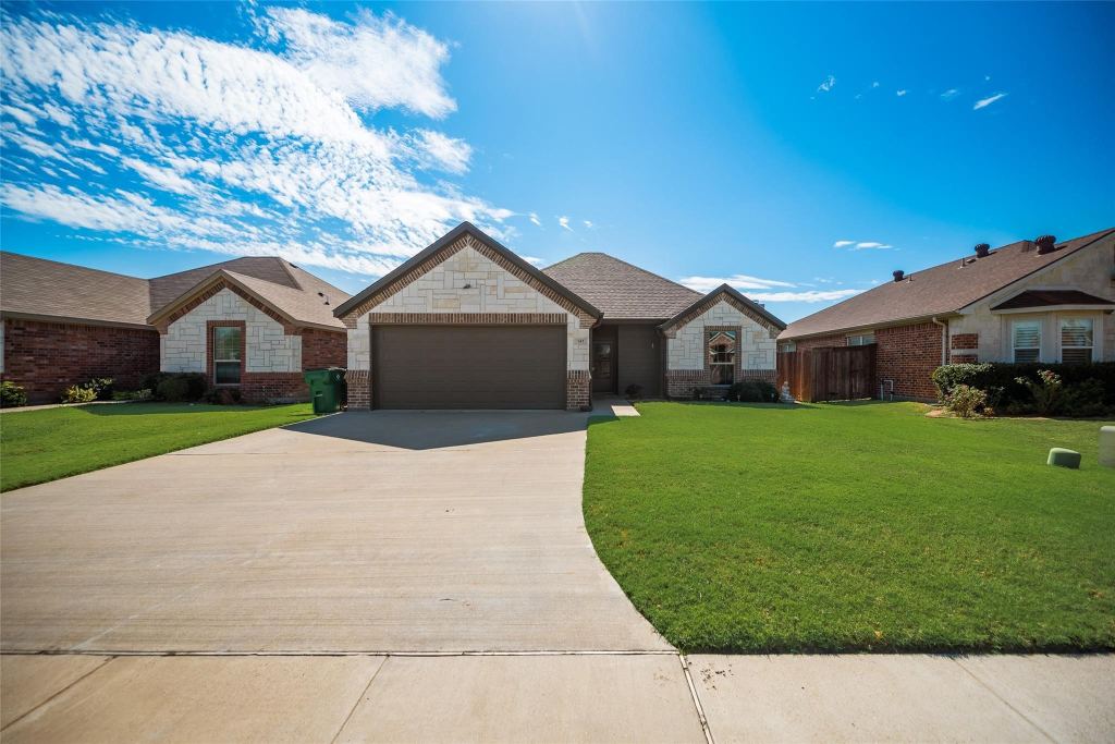 141 Shawnee Street, Greenville, TX 75402 — photo 1