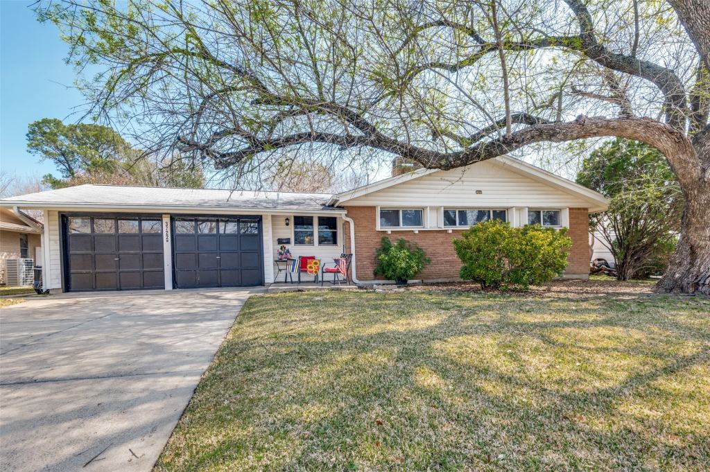 3722 Devonshire Court W, Irving, TX 75062 — photo 1