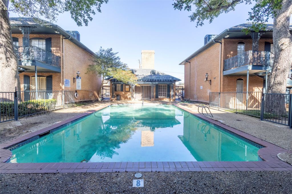 6011 E University Boulevard 247, Dallas, TX 75206 — photo 1