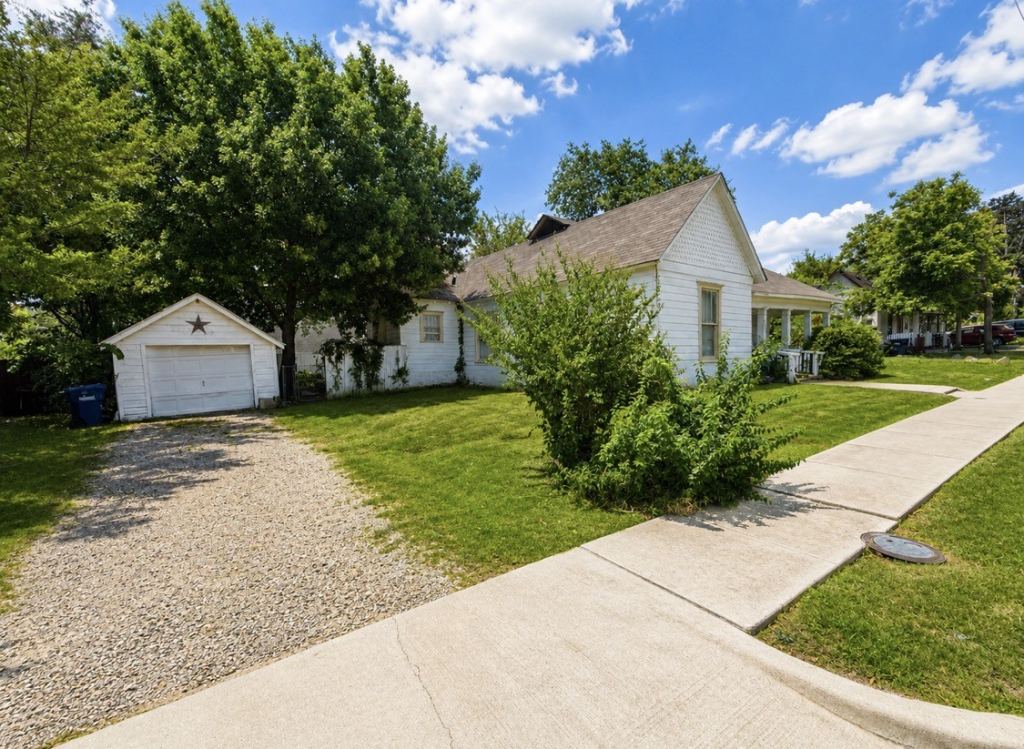 1018 N College Street, McKinney, TX 75069 — photo 1