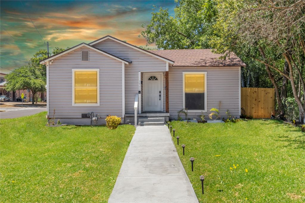 1900 N 6th Street, Waco, TX 76708 — photo 1