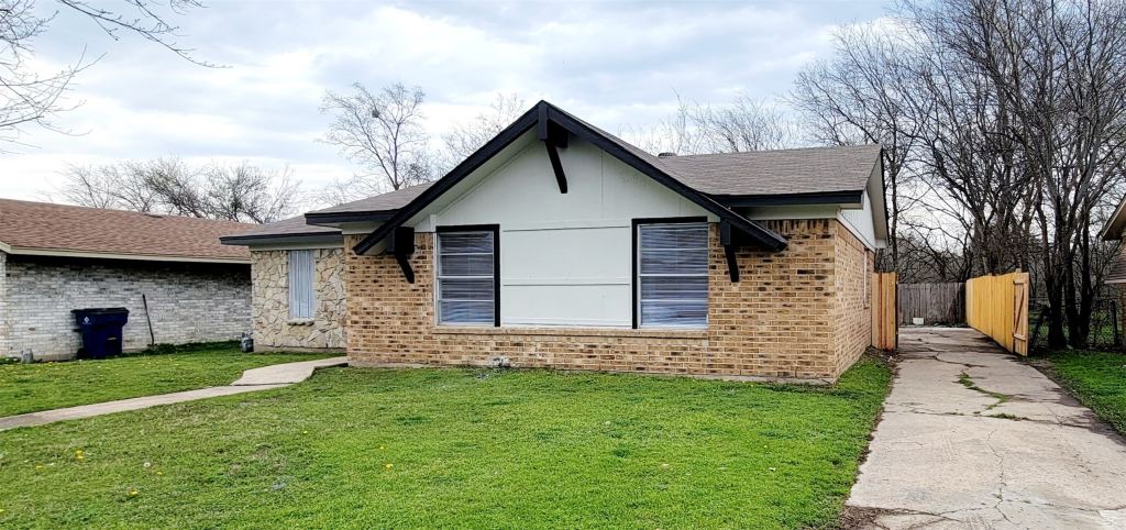 2602 Bliss, Greenville, TX 75402 — photo 1
