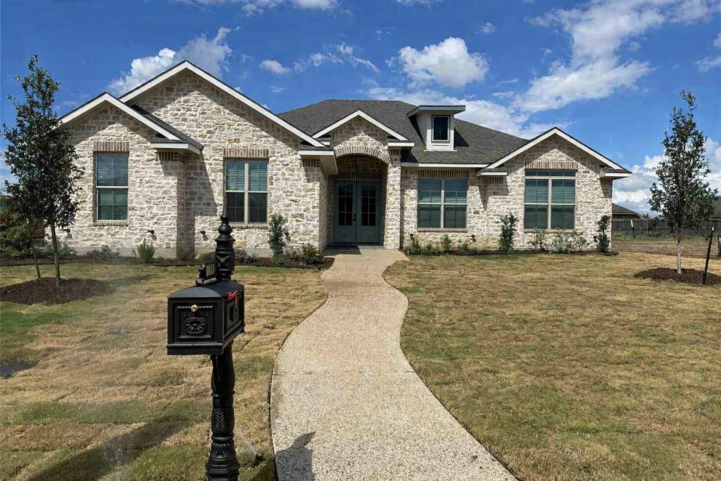 1033 Queen Elizabeth Drive, Waco, TX 76657 — photo 1