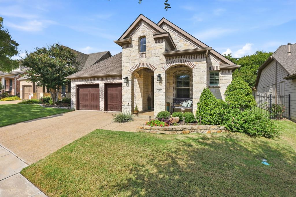 1304 Steepleview Lane