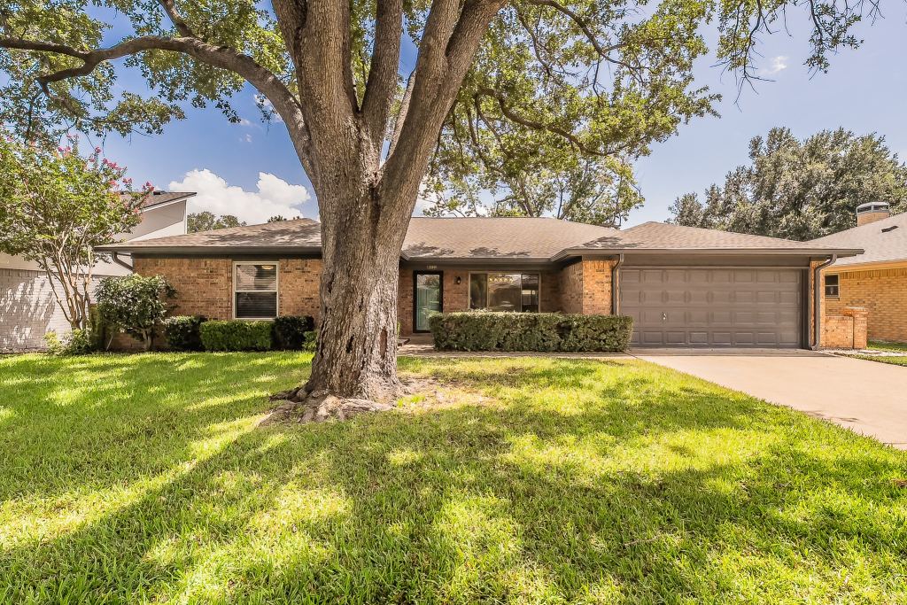 1100 Purdue Drive, Arlington, TX 76012 — photo 1