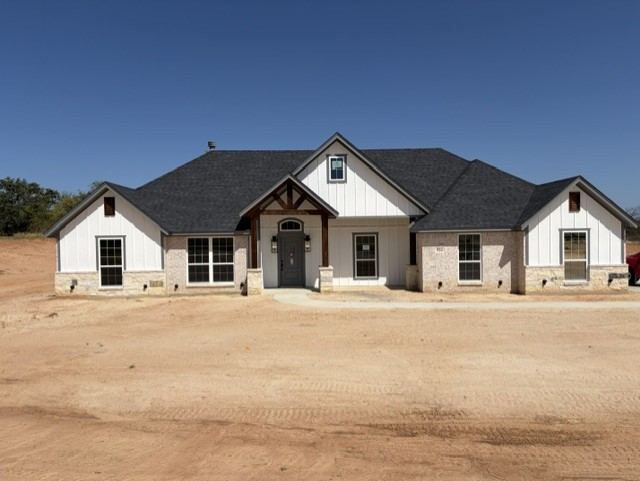 924 Eagles Way, Springtown, TX 76082 — photo 1