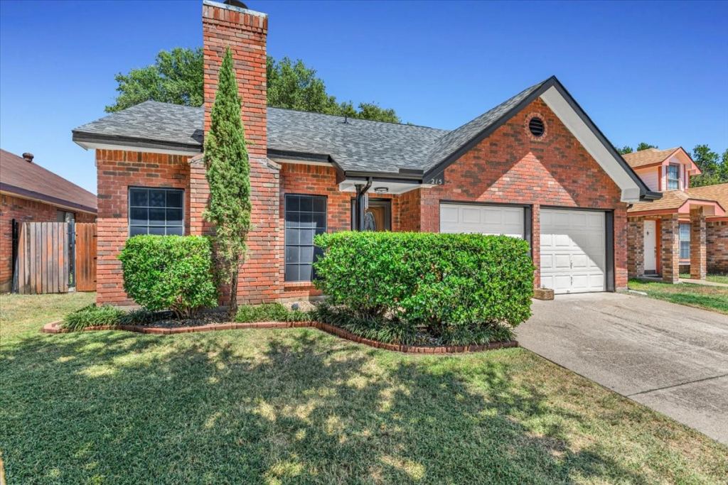 215 Ironbark Drive, Arlington, TX 76018 — photo 1