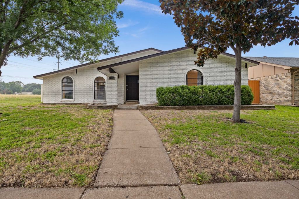 5124 Stanley Drive, The Colony, TX 75056 — photo 1