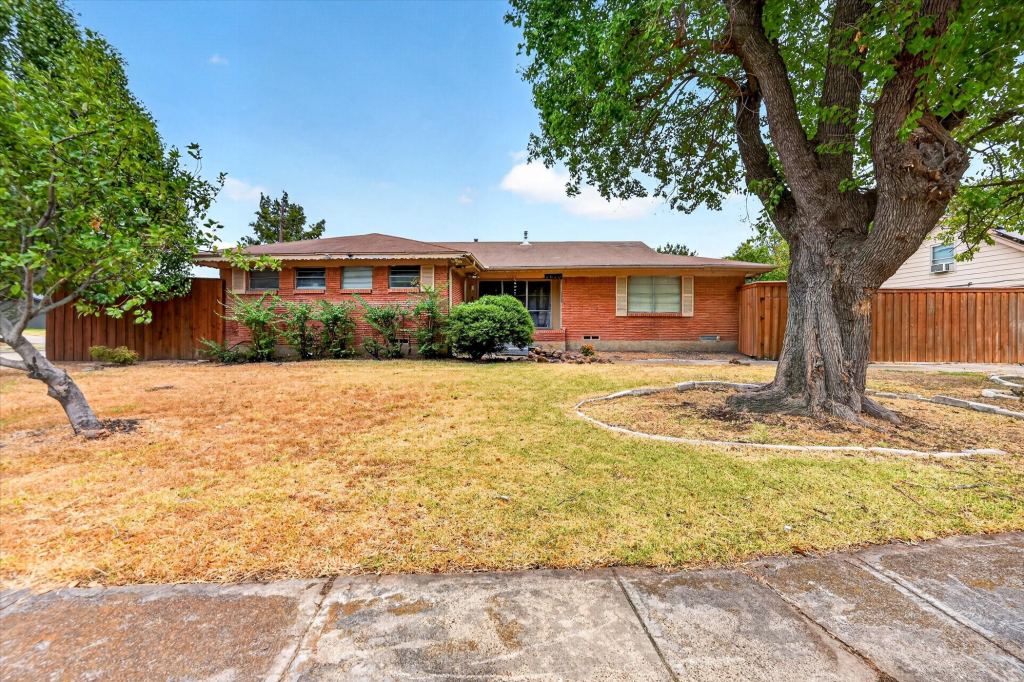 2620 Greenland Drive, Mesquite, TX 75150 — photo 1