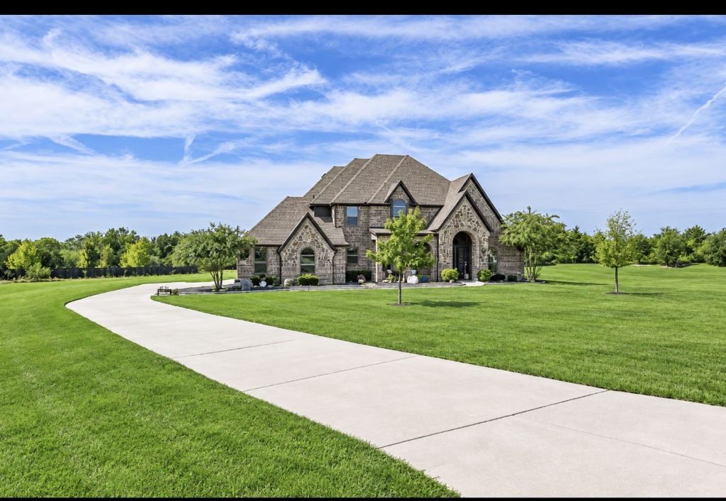 4111 Roberts Lane, Midlothian, TX 76065 — photo 1