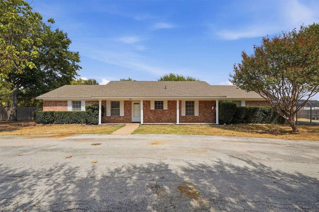 6880 Sandy Beach Road, Azle, TX 76020 — photo 1